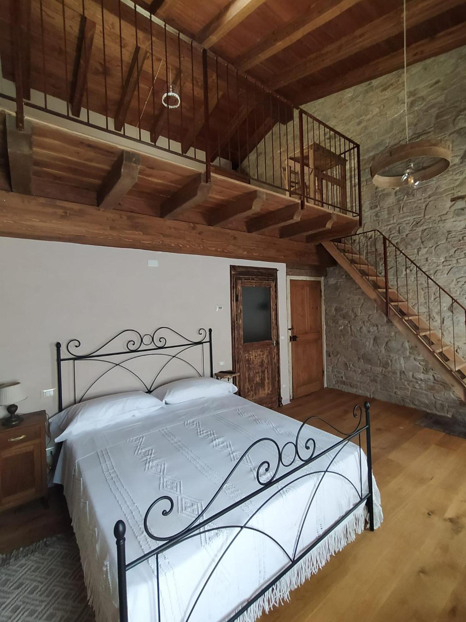 La Casa Di Lillia Hotel Castelnovo ne' Monti Exterior foto